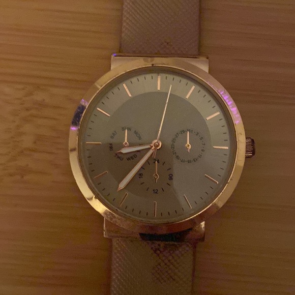 Accutime Japan Movt with stainless steel case back and simulated leather band - Picture 2 of 5